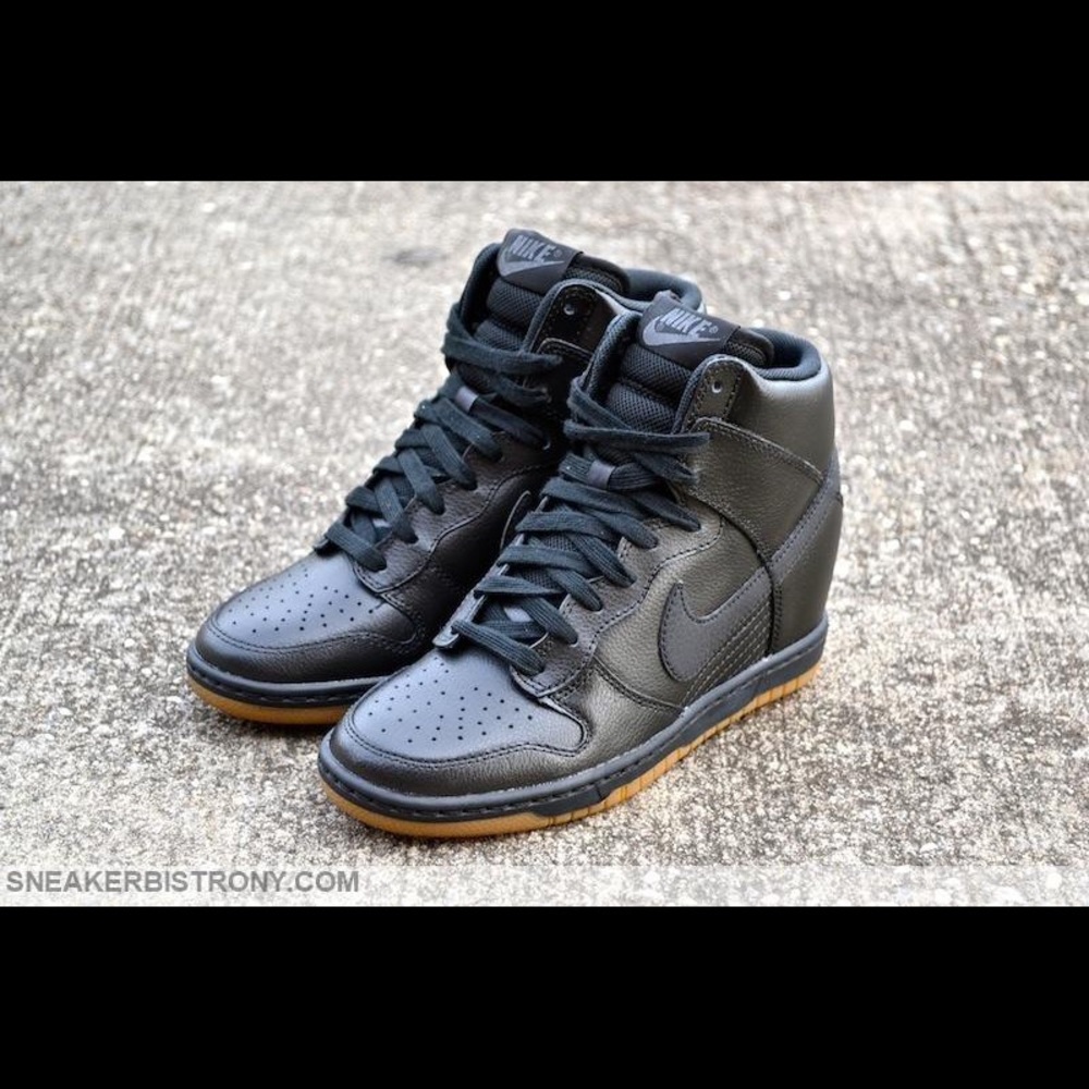 Nike Dunk Sky Hi Essential black/gum